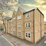 Finest Retreats - Mowbray