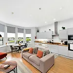 Finest Retreats - The Regency