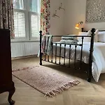 Private Apartment - 3 Bedrooms