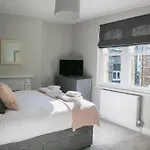 Valley Road, Fabulous 4 Bedroom House