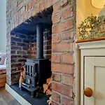 The Bs Cycle, 4 Bedroom, 2 Bathroom, House In Harrogate Centre