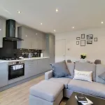 Modern Harrogate Centre Apartment