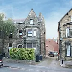 Modern Harrogate Centre Apartment