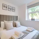Modern Harrogate Centre Apartment
