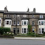 Harrogate Self Catering - King\'S View - Overlooking Harrogate Convention Centre -Private Parking