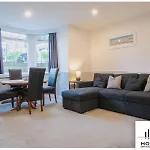 Business Stays - Relocating - Central Location