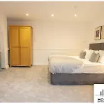 Business Stays - Relocating - Central Location
