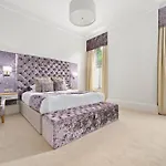 White Hart Hotel & Apartments