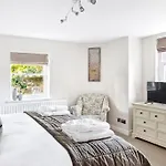 Entire Spacious Apartment - Central Harrogate