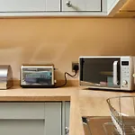 The Harrogate Abode - Sleeps 6