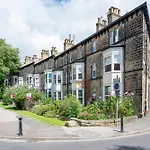 Harrogate Holiday Apartments - Strawberry One - Private Parking