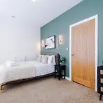 Harrogate House Apt 1 - Cheltenham Parade View