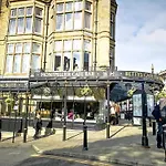 Central Harrogate Apartment With Parking Permit