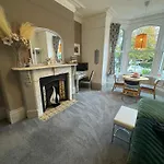 2 Bed Ground Floor Apartment, Sleeps 4 With Free Parking