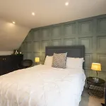 Host & Stay - The Coachman\'S House