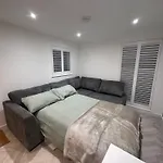 Home Farm Lodge