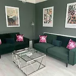 Quadrant Apartment Centre Of Harrogate Free Parking