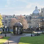 Quadrant Apartment Centre Of Harrogate Free Parking