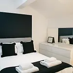 Regent House Deluxe 1 Bedroom Apartment
