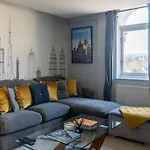 Montpellier Apartment- The Heart Of Harrogate Town Centre- One Minute Walk From The Famous Betty\'S Tea Room Extremely Quiet Entire Apartment With Homely Living Room Huge Tv And Sound Bar With A Huge Comfy Super King Size Beds Sleeps Four