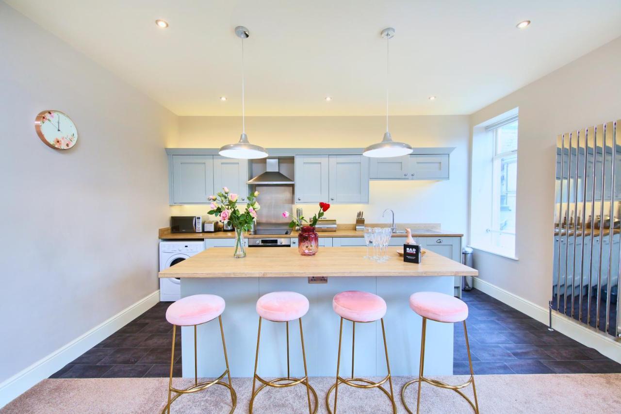 The Stylish Penthouse Of Harrogate - Sleeps 7 Apartment