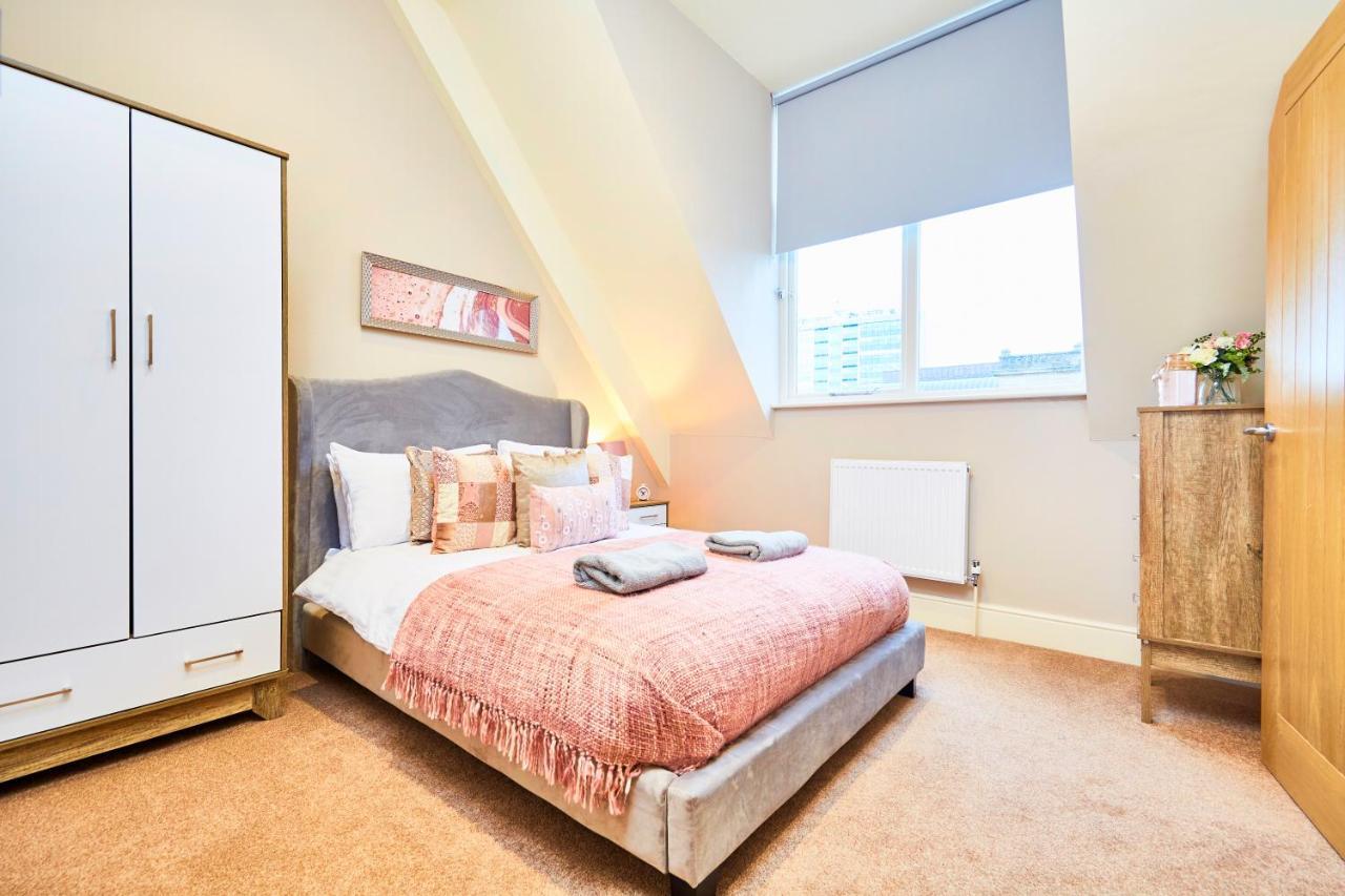 The Stylish Penthouse Of Harrogate - Sleeps 7 Harrogate