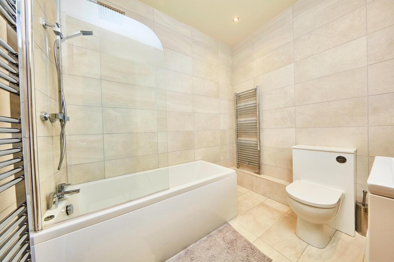 The Stylish Penthouse Of Harrogate - Sleeps 7 * Harrogate