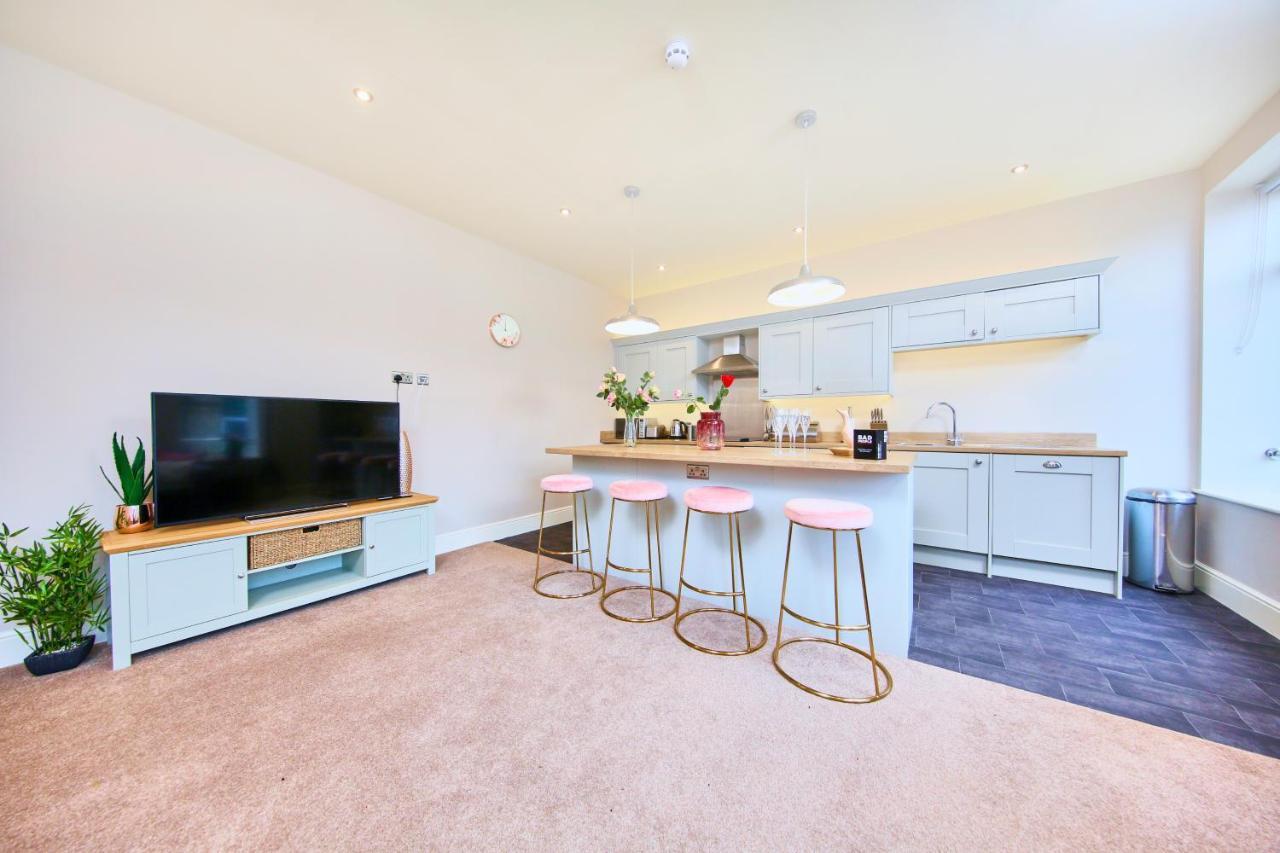 The Stylish Penthouse Of Harrogate - Sleeps 7 Harrogate