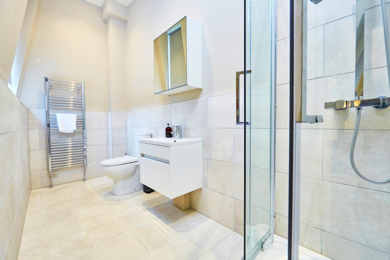 The Stylish Penthouse Of Harrogate - Sleeps 7