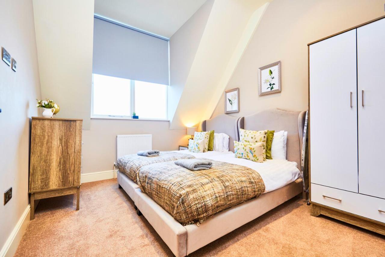 The Stylish Penthouse Of Harrogate - Sleeps 7