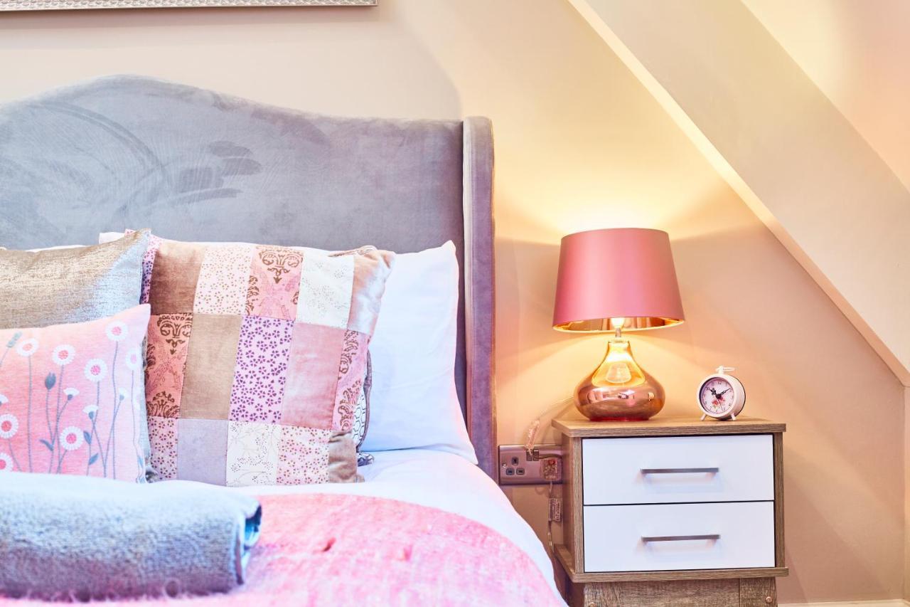 Apartment The Stylish Penthouse Of Harrogate - Sleeps 7 *