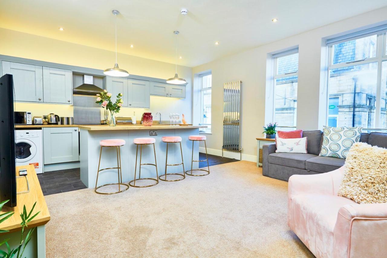 The Stylish Penthouse Of Harrogate - Sleeps 7 * Harrogate