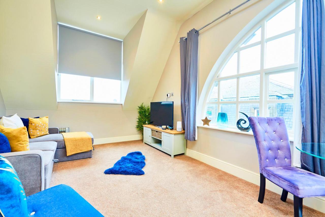 The Stylish Penthouse Of Harrogate - Sleeps 7 Harrogate