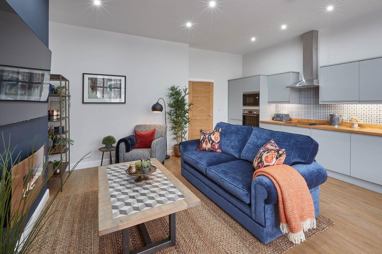 Apartment Host & - View