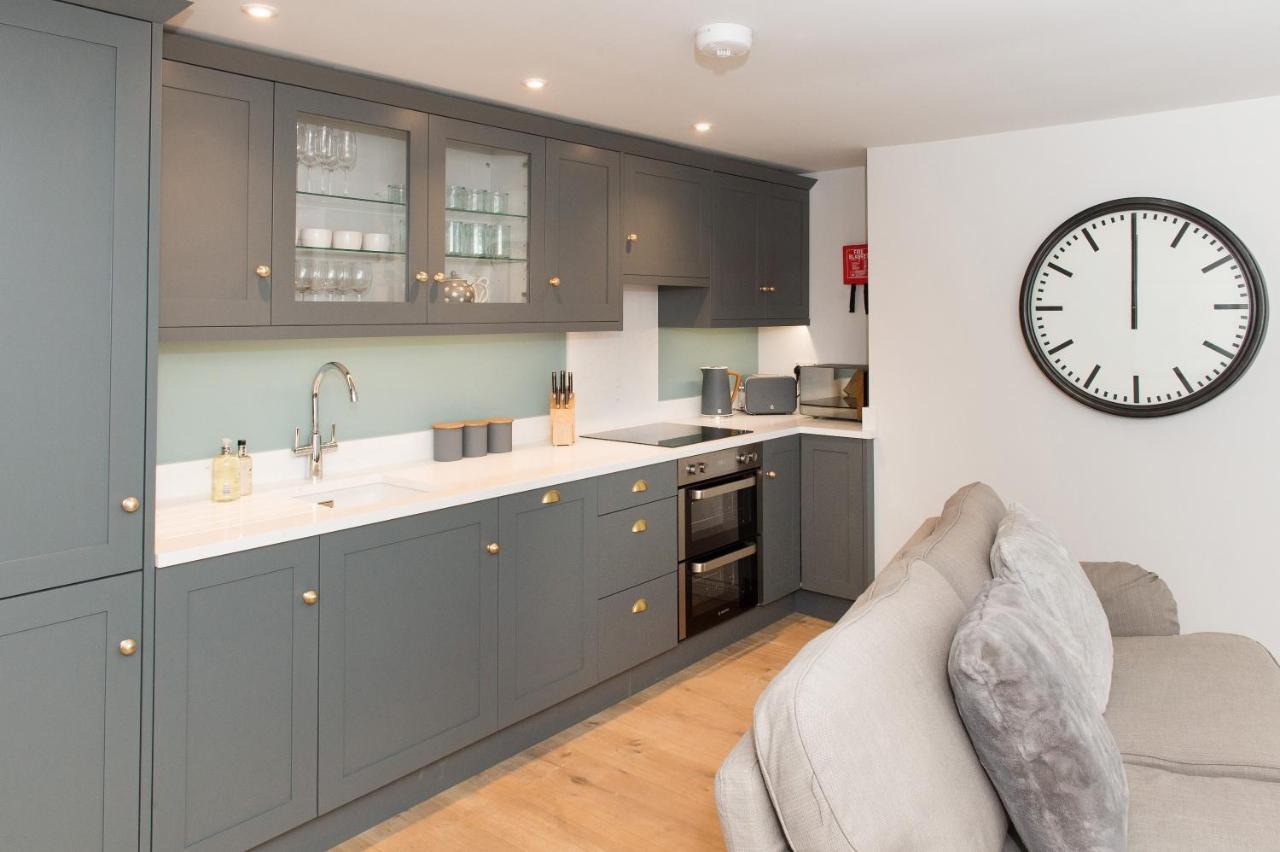 The Burrow By Serviced Apartment