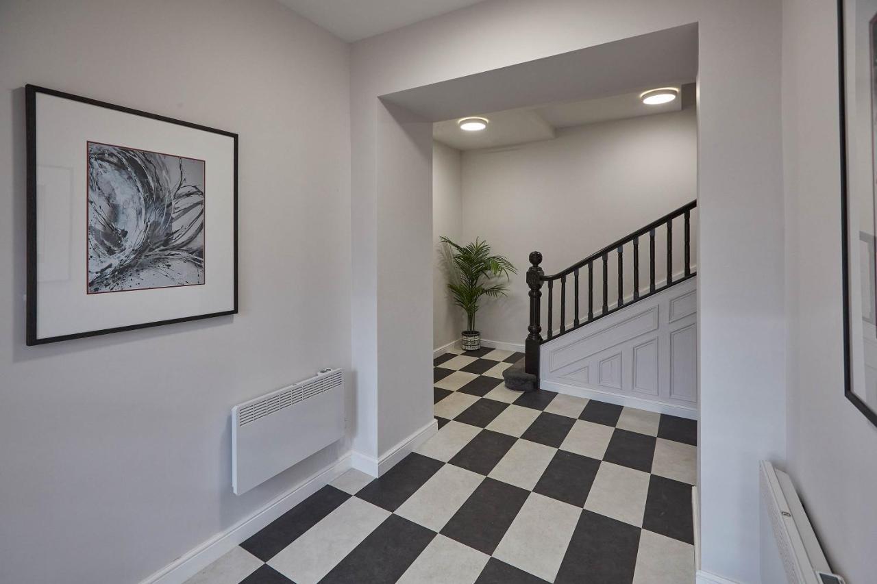 Apartment Host & - View