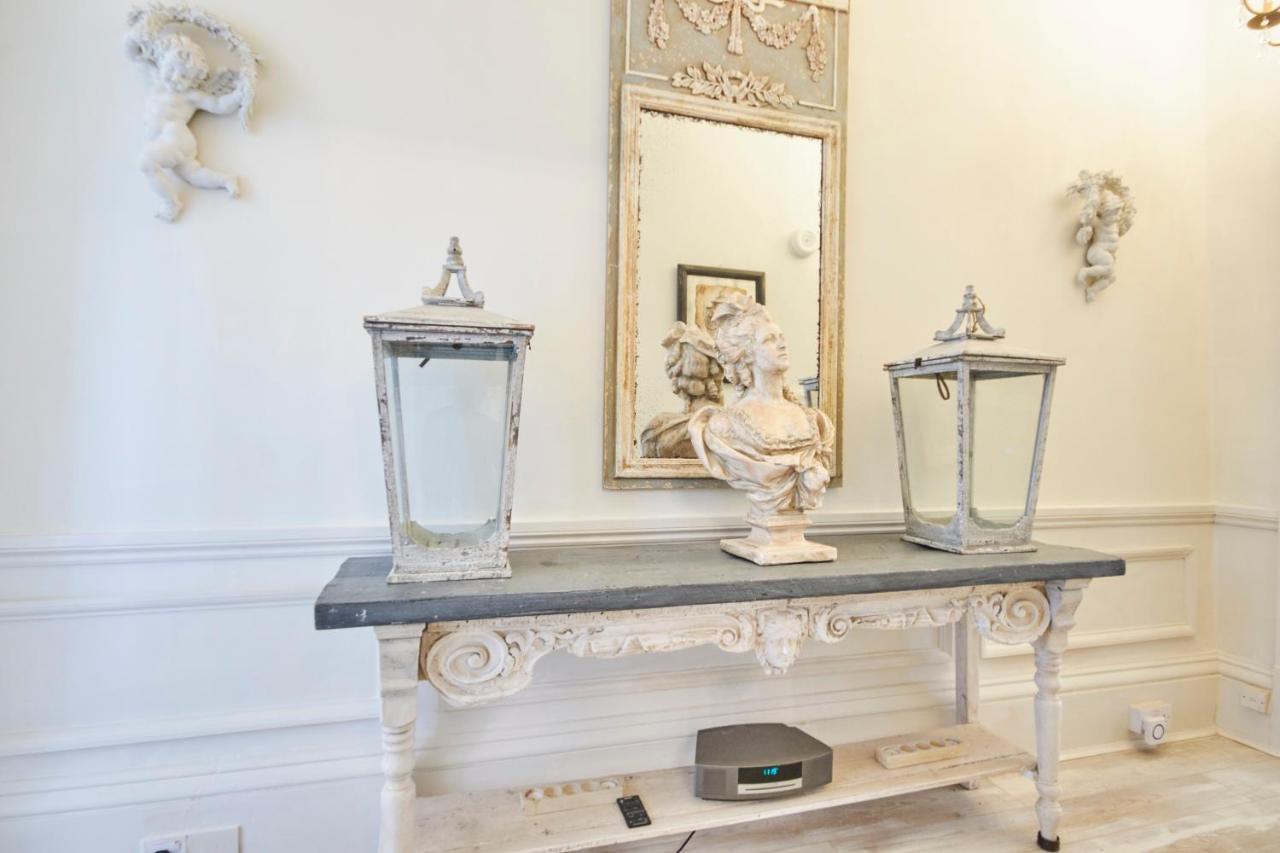 The Stunning French Boudoir Of Apartment