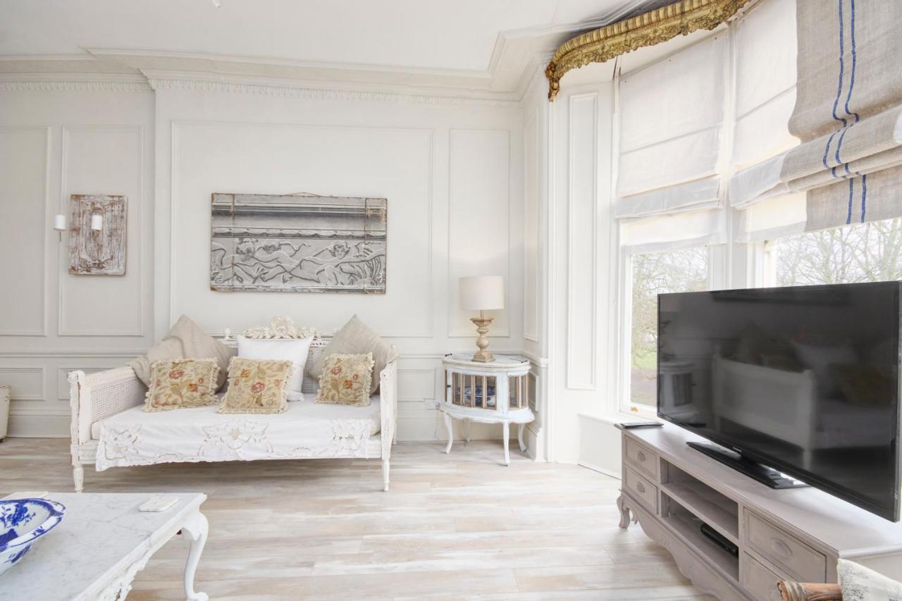 The Stunning French Boudoir Of Apartment