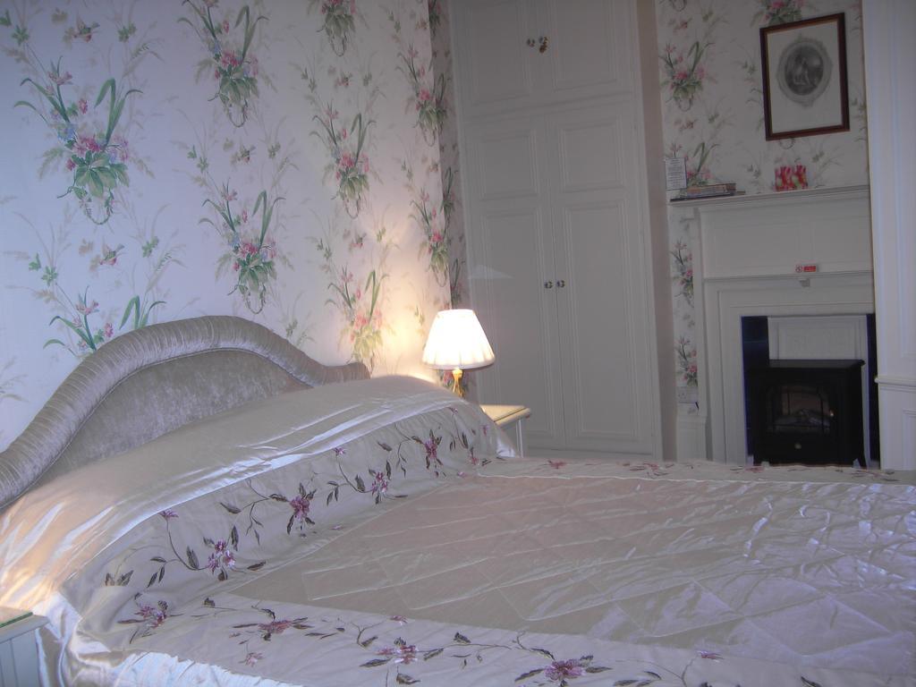 April House 4*