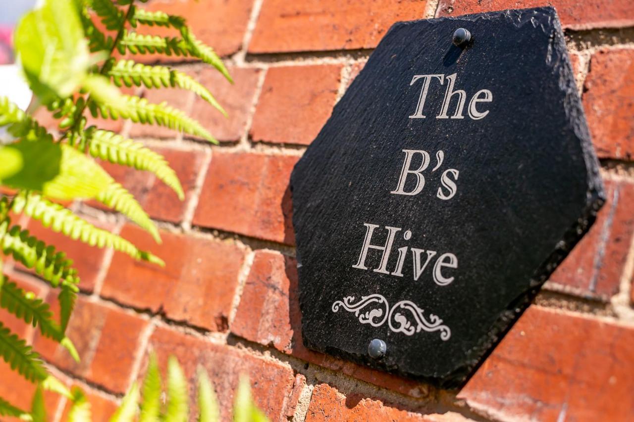 The Bs Hive, Modern, Stylish, 2 Bedroom House, In Centre Holiday home Harrogate