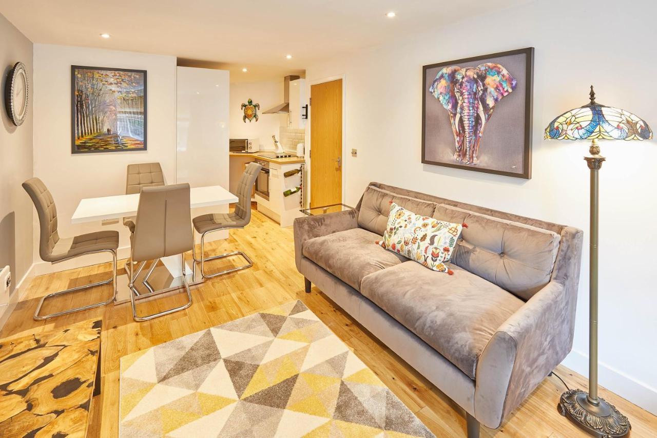 Apartment Host & - Mowbray *
