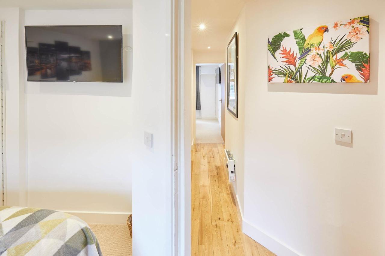 Host & - Mowbray Apartment