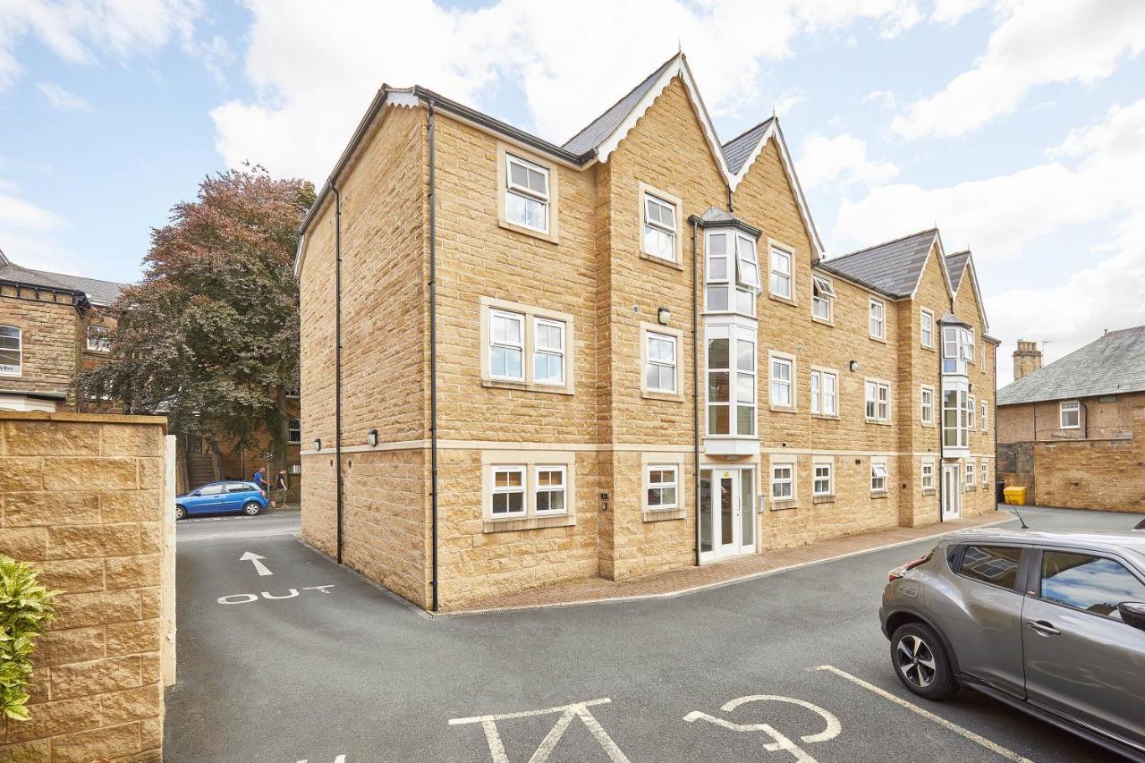 Host & - Mowbray * Harrogate