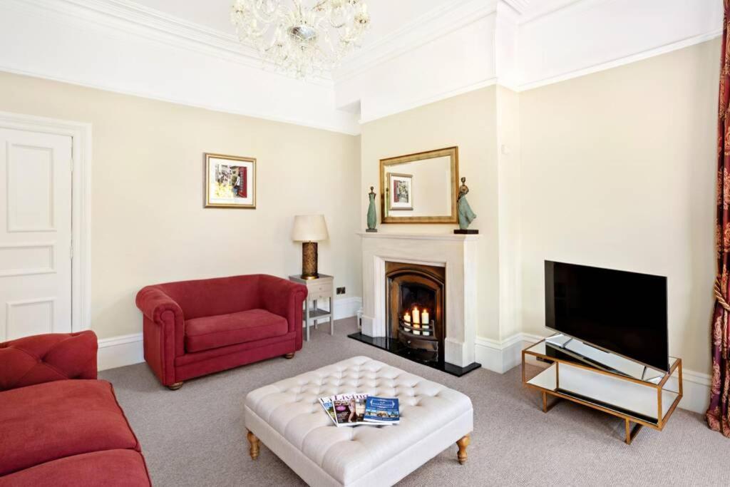 Apartment Townhouse With Parking Harrogate