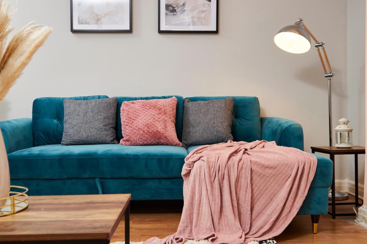 2 Bedroom Apartment *