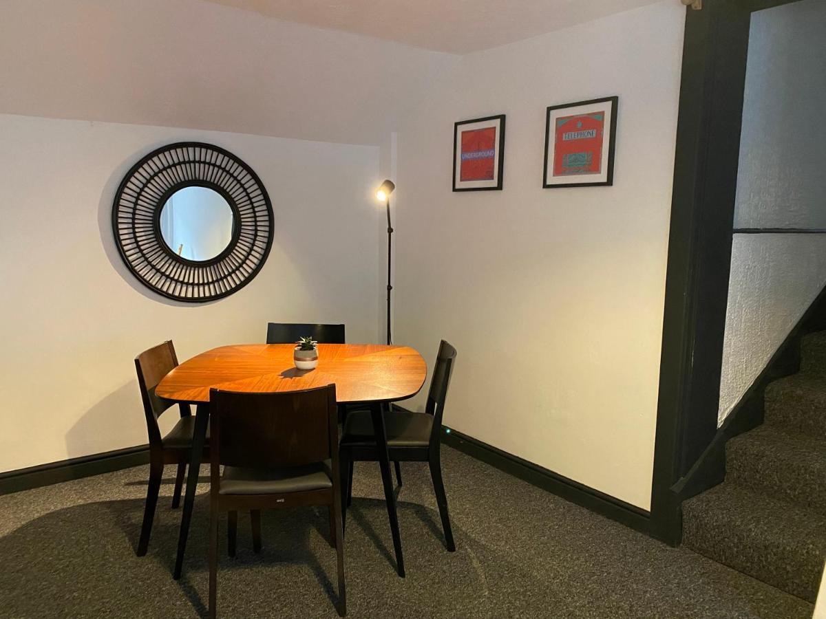 Gorgeous Town Center 3 Bedroom Self Contained For 1-5 People