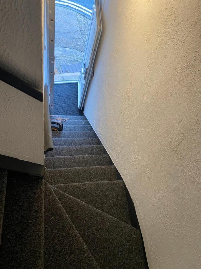 Gorgeous Town Center 3 Bedroom Self Contained For 1-5 People Apartment