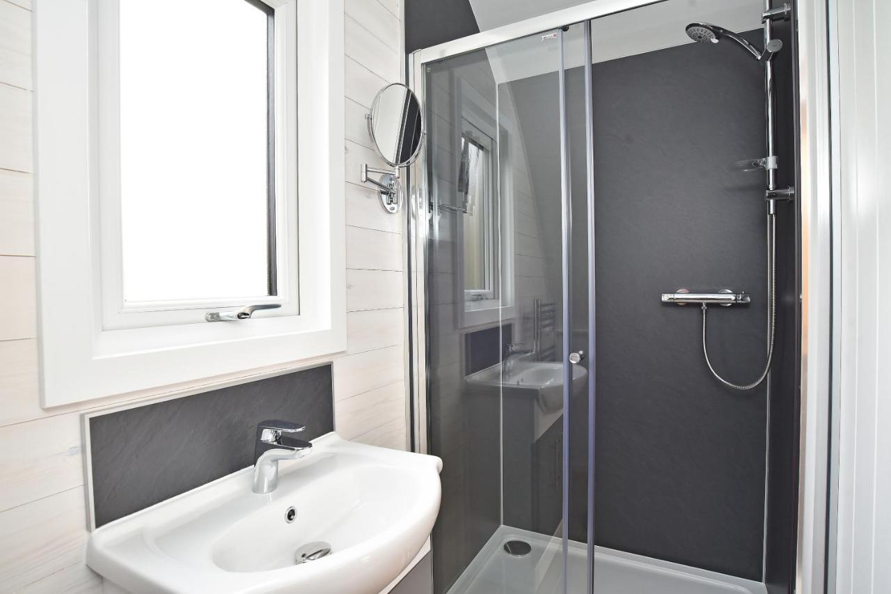 Chequers 3* Harrogate