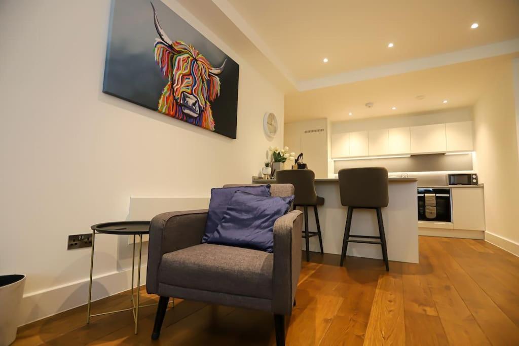 Stylish 2 Bedroom And Terrace Sleeps 4 Harrogate