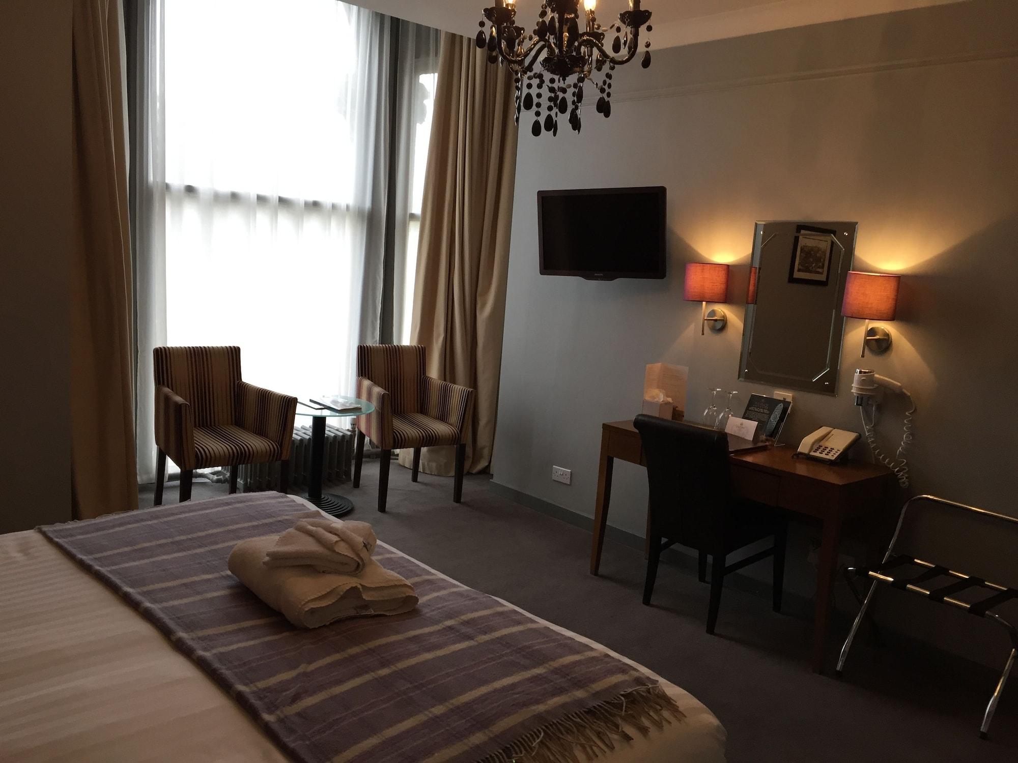 Hotel The Crown 3*